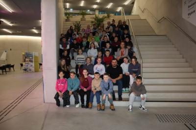 Uczniowie w Cogiteon Kraków - zwiedzanie wystawy