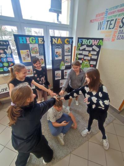 Przedstawienie -Telefon cały mój świat