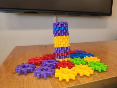 Działania projektowe i modele zbudowane z klocków Korbo