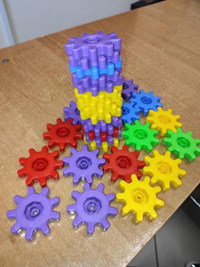 Działania projektowe i modele zbudowane z klocków Korbo