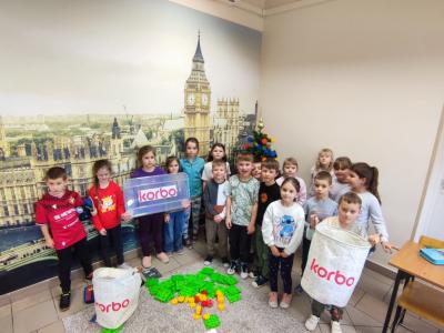 Grupa uczniów na zakończenie zajęć