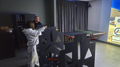 Uczniowie uczestniczący zajęciach strzeleckich