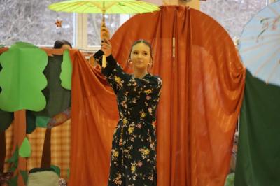 Uczennice występujące w przedstawieniu