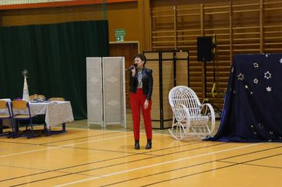 Uczennice występujące w przedstawieniu