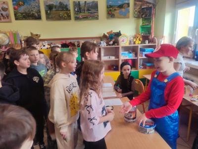 Loteria fantowa - uczniowie wydają fanty