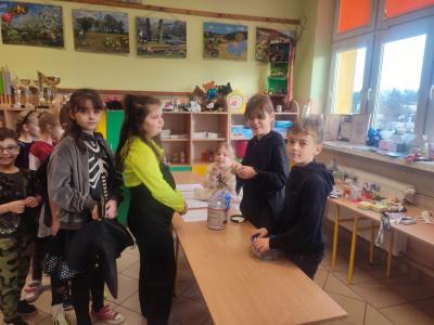 Loteria fantowa - uczniowie wydają fanty