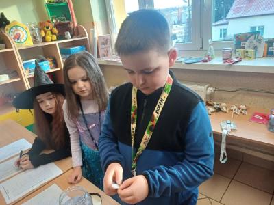 Loteria fantowa - uczniowie wydają fanty