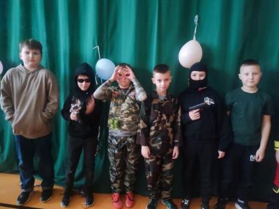 Zabawa dzieci przy muzyce