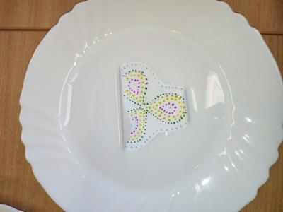 Eksperymenty z efektem wow - woda, barwniki, papier i eksplozje z piany