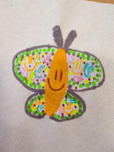 Eksperymenty z wodą, papierem i kolorowymi mazakami