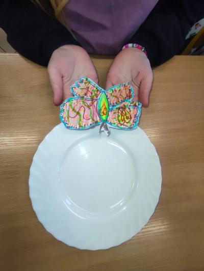 Eksperymenty z wodą, papierem i kolorowymi mazakami