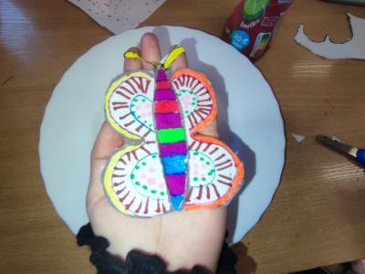 Eksperymenty z wodą, papierem i kolorowymi mazakami