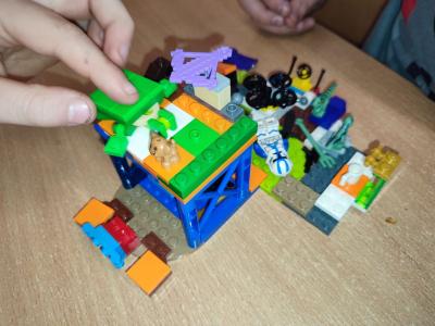 Eksperymenty z wodą, papierem i kolorowymi mazakami