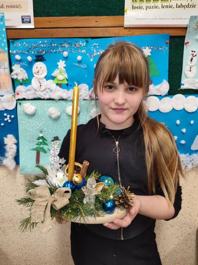 Stroiki i ozdoby świąteczne wykonane przez uczniów