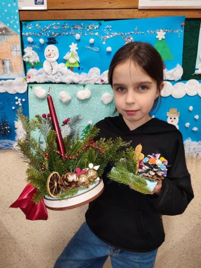 Stroiki i ozdoby świąteczne wykonane przez uczniów