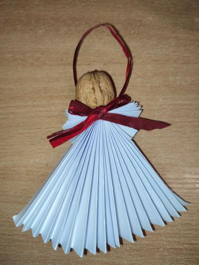 Stroiki i ozdoby świąteczne wykonane przez uczniów