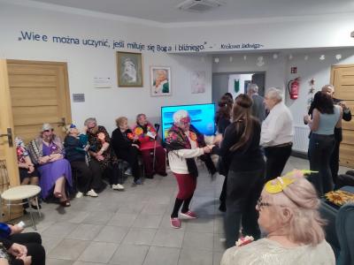 Bal karnawałowy z Seniorami w Dziennym Ośrodku Wsparcia w Libuszy