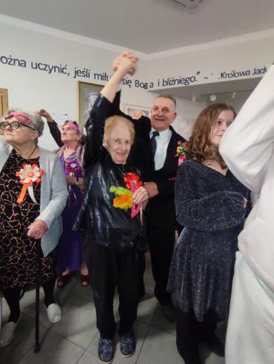 Bal karnawałowy z Seniorami w Dziennym Ośrodku Wsparcia w Libuszy