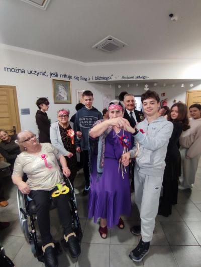 Bal karnawałowy z Seniorami w Dziennym Ośrodku Wsparcia w Libuszy