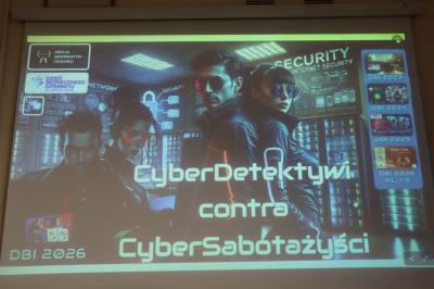 Uczniowie uczestniczą w obchodach dbi.