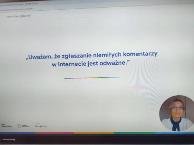materiały online wyswietlne na ekranie