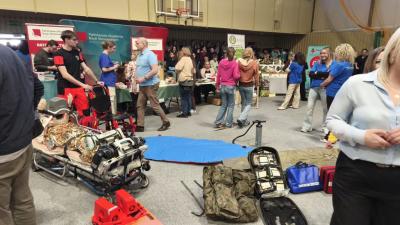 Udział młodzieży w XXI Targach Edukacyjnych - stanowiska poszczególnych szkół i pracodawców.