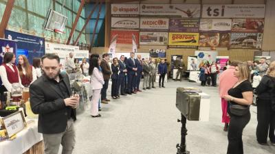 Udział młodzieży w XXI Targach Edukacyjnych - stanowiska poszczególnych szkół i pracodawców.