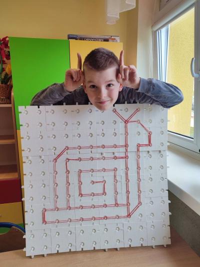 Gotowa praca uczniów z modelem geoplanu