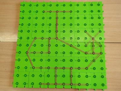 Gotowa praca uczniów z modelem geoplanu