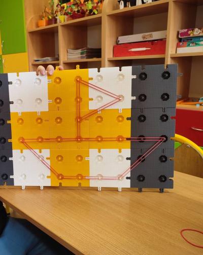 Gotowa praca uczniów z modelem geoplanu