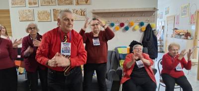 Seniorzy uczestniczą w zadaniach programu H2H