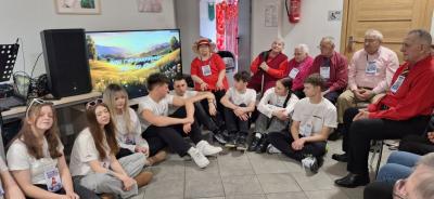 Seniorzy uczestniczą w zadaniach programu H2H