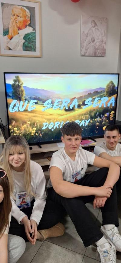 Seniorzy uczestniczą w zadaniach programu H2H