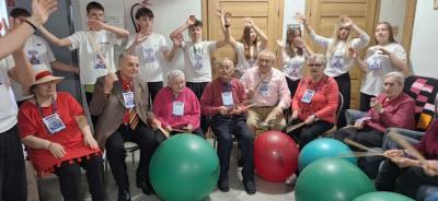 Seniorzy uczestniczą w zadaniach programu H2H