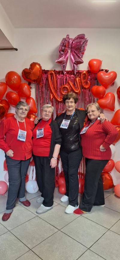 Zdjęcie grupowe Seniorów z realizacji programu H2H