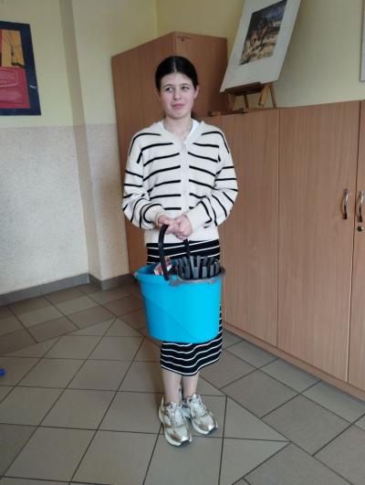 Wiaderko do mopa zamiast plecaka