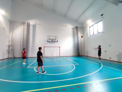 Aktywność ruchowa na sali gimnastycznej i ściance wspinaczkowej