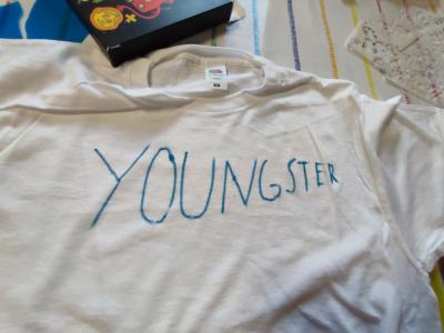 Warsztaty kreatywne - projektowanie logo koszulki.