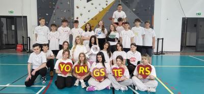 Zdjęcie grupowe uczniów Programu Youngster