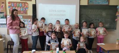 Na zakończenie wszyscy uczestnicy otrzymali pamiątkowe dyplomy