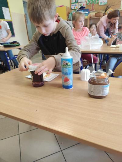 Słodki dzień w klasie 1b