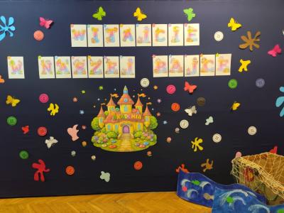 Dekoracja w szkole w Strzeszynie