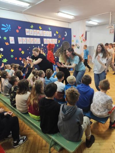 Interpretacj utworu Witajcie w Naszej Bajce