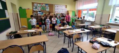 Uczniowie podczas ćwiczeń