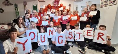 Zdjęcie grupy uczniów Programu YOUNGSTER