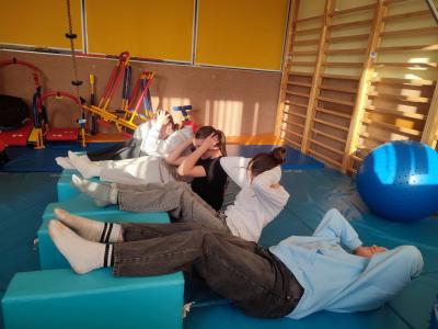 Uczniowie realizujący działąnia projektowe w ramach Ispiruję do nauki