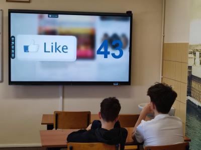 Uczniowie realizujący działąnia projektowe w ramach Ispiruję do nauki