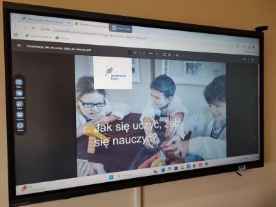 Uczniowie realizujący działąnia projektowe w ramach Ispiruję do nauki