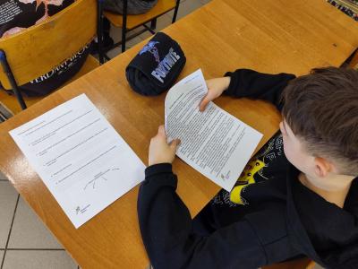 Uczniowie realizujący działąnia projektowe w ramach Ispiruję do nauki