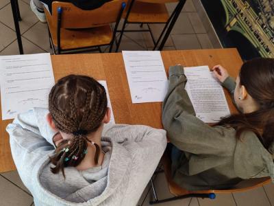 Uczniowie realizujący działąnia projektowe w ramach Ispiruję do nauki